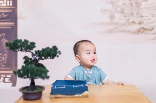 玉环宝宝总是抠鼻子